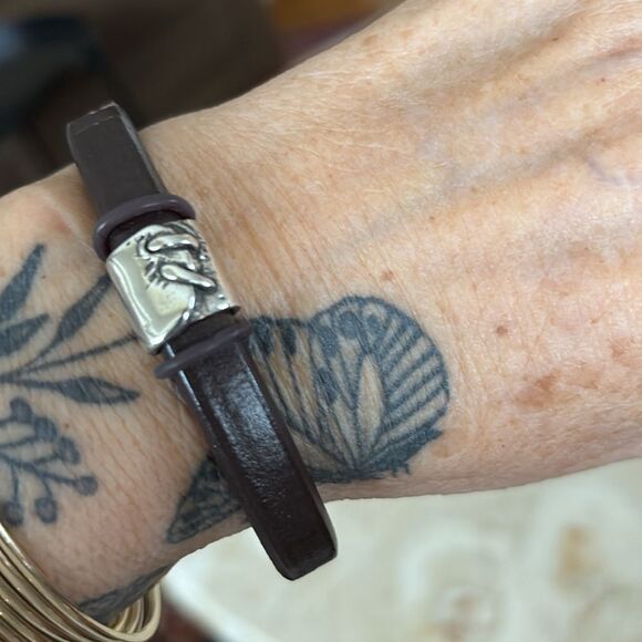 New! Handcrafted Leather Cuff Style Bracelet - Picture 7 of 10